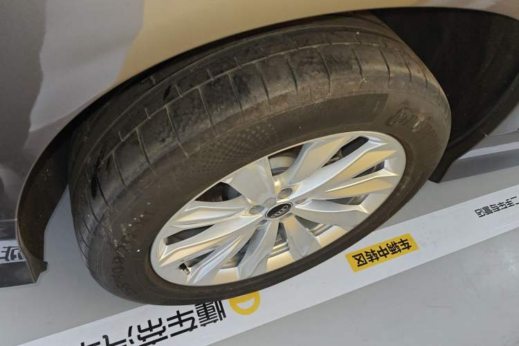 Used Audi Q6 2024 45 TFSI quattro Qiyun Edition Yulin Package 6 seats Right Rear Wheel Hub