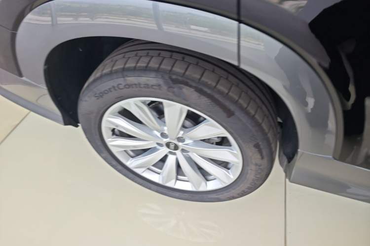 Used Audi Q6 2024 45 TFSI quattro Qiyun Edition Yulin Package 6 seats Right Rear Wheel Hub