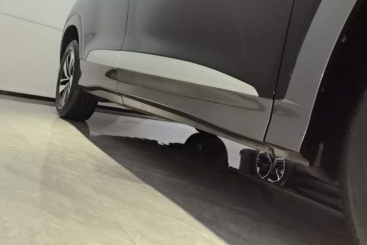 Used Audi Q6 2024 40 TFSI quattro Guanyun Edition Yulin Package 7 Seats Right Side Sill
