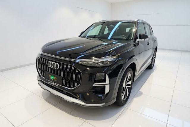 Ojetý Audi Q6 2024 40 TFSI quattro Guanyun Edition Yulin Package 7 Seats