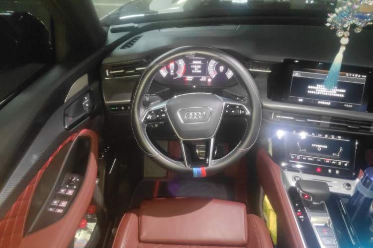 Used Audi Q6 2024 45 TFSI quattro Black Warrior Edition 6 Seats Steering Wheel