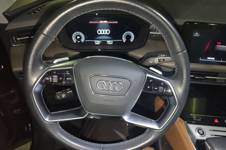 Used Audi Q6 2024 45 TFSI quattro Qiyun Edition Yulin Package 6 seats Steering Wheel