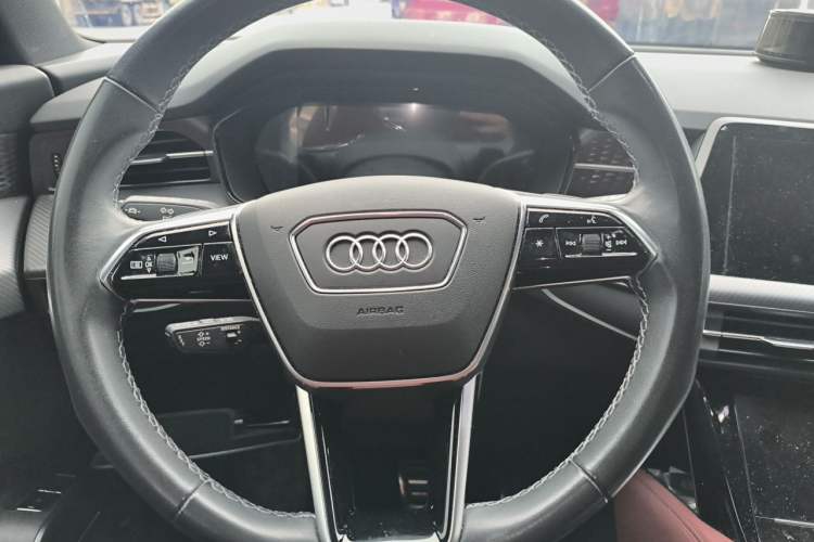 Used Audi Q6 2024 45 TFSI quattro Black Warrior Edition 6 Seats Steering Wheel