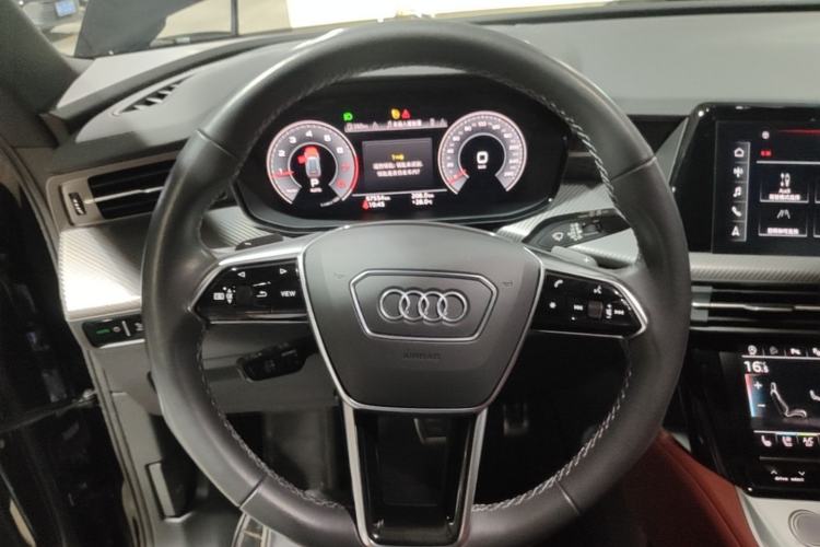 Used Audi Q6 2024 45 TFSI quattro Black Warrior Edition 6 Seats Steering Wheel