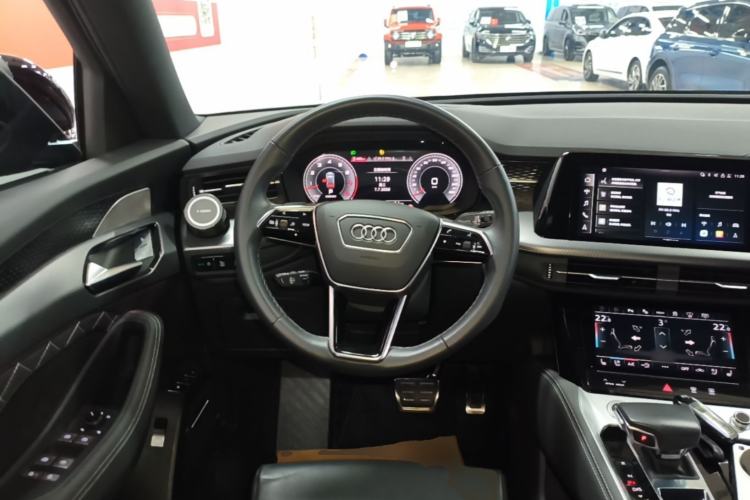 Used Audi Q6 2024 50 TFSI quattro Black Warrior Edition 6-seater Steering Wheel