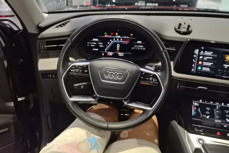 Used Audi Q6 2024 40 TFSI quattro Guanyun Edition Yulin Package 7 Seats Steering Wheel