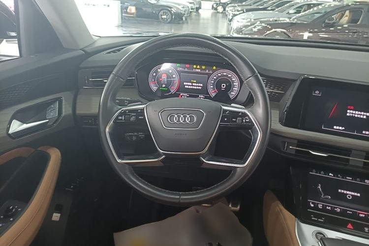 Used Audi Q6 2024 50 TFSI quattro Xingyun Edition Yulin Package 6 Seats Steering Wheel