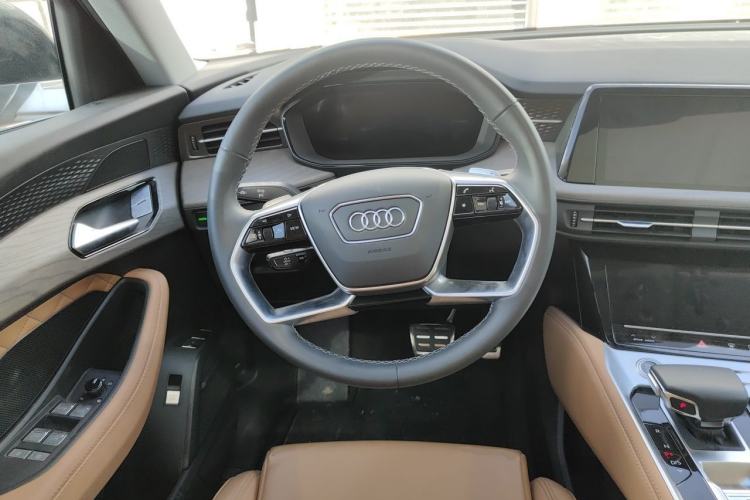 Used Audi Q6 2024 45 TFSI quattro Qiyun Edition Yulin Package 6 seats Steering Wheel