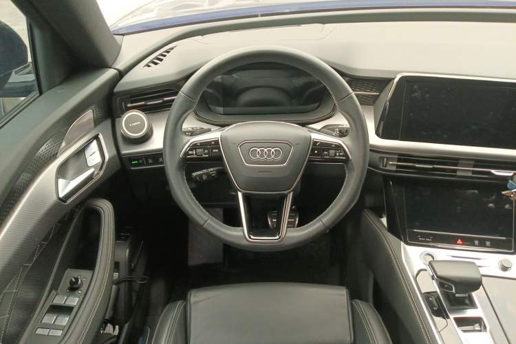 Used Audi Q6 2024 50 TFSI quattro Black Warrior Edition 6-seater Steering Wheel