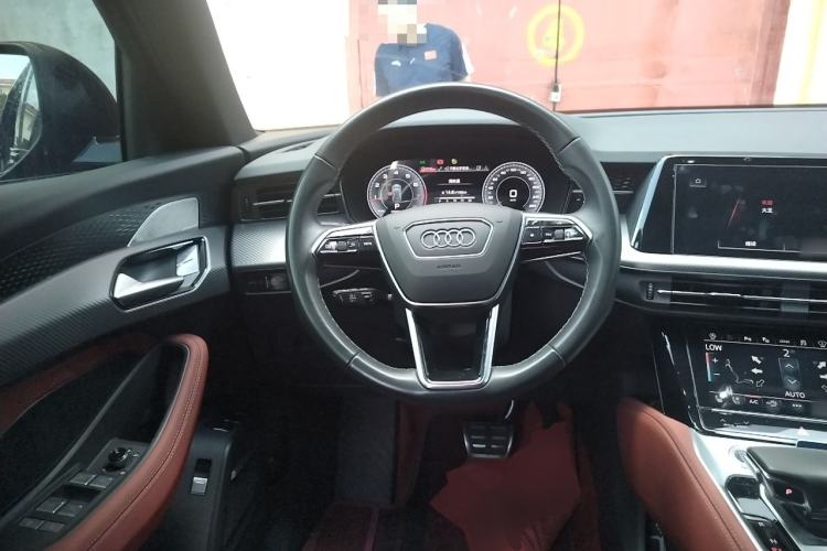 Used Audi Q6 2024 45 TFSI quattro Black Warrior Edition 6 Seats Steering Wheel