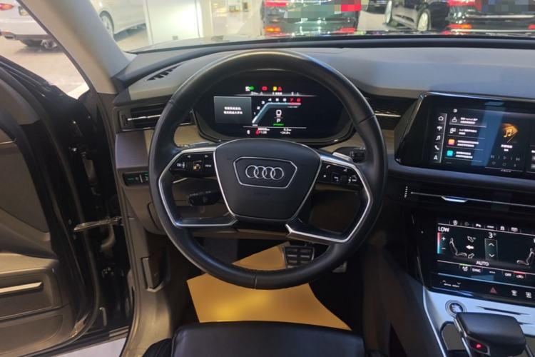 Used Audi Q6 2024 40 TFSI quattro Guanyun Edition Yulin Package 7 Seats Steering Wheel
