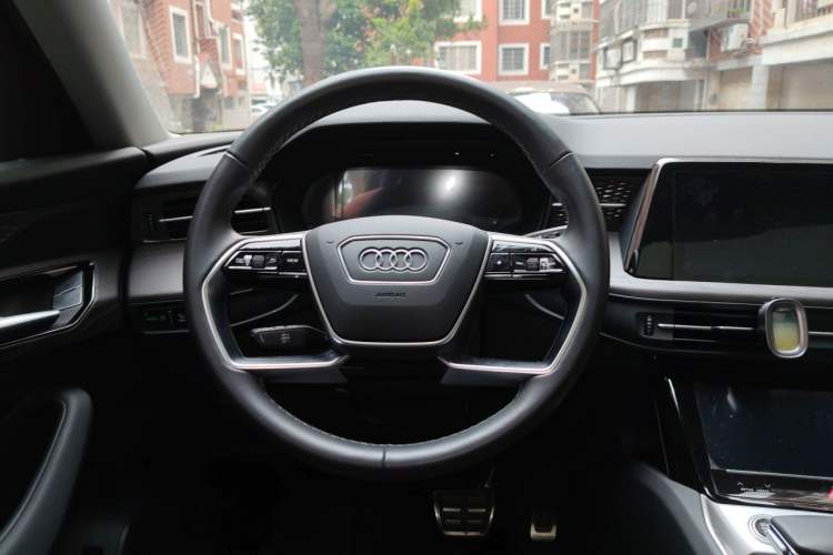 Used Audi Q6 2024 40 TFSI quattro Guanyun Edition Yulin Package 7 Seats Steering Wheel