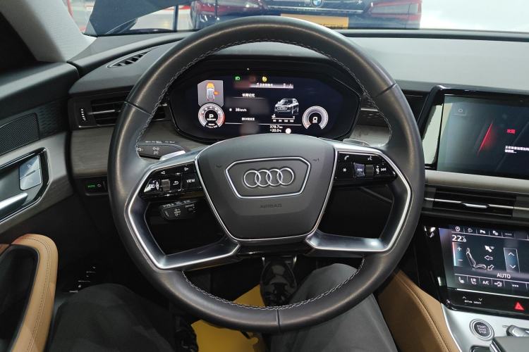 Used Audi Q6 2024 45 TFSI quattro Qiyun Edition Yulin Package 6 seats Steering Wheel