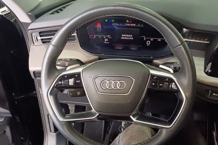 Used Audi Q6 2024 45 TFSI quattro Qiyun Edition Yulin Package 7 Seats Steering Wheel