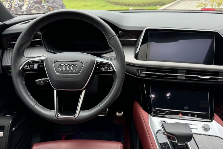 Used Audi Q6 2024 45 TFSI quattro Black Warrior Edition 6 Seats Steering Wheel