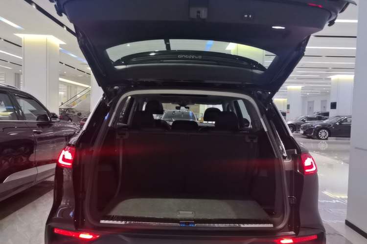 Used Audi Q6 2024 40 TFSI quattro Guanyun Edition Yulin Package 7 Seats Trunk