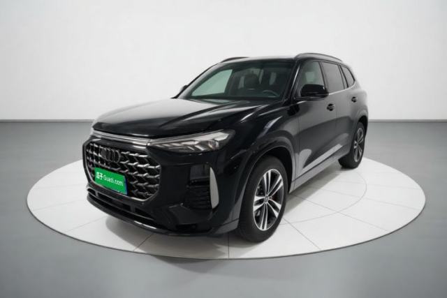 Ojetý Audi Q6 2024 45 TFSI quattro Qiyun Edition Flying Rider Package 7-seater