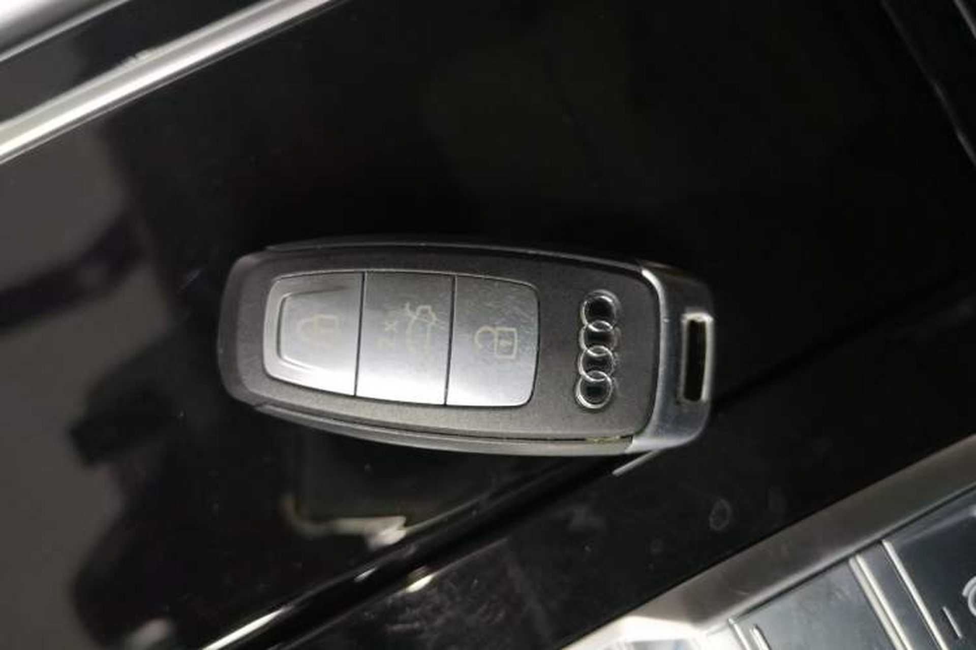 Used Audi Q6 2024 50 TFSI quattro Xingyun Edition Yulin Package 6 Seats Vehicle Key