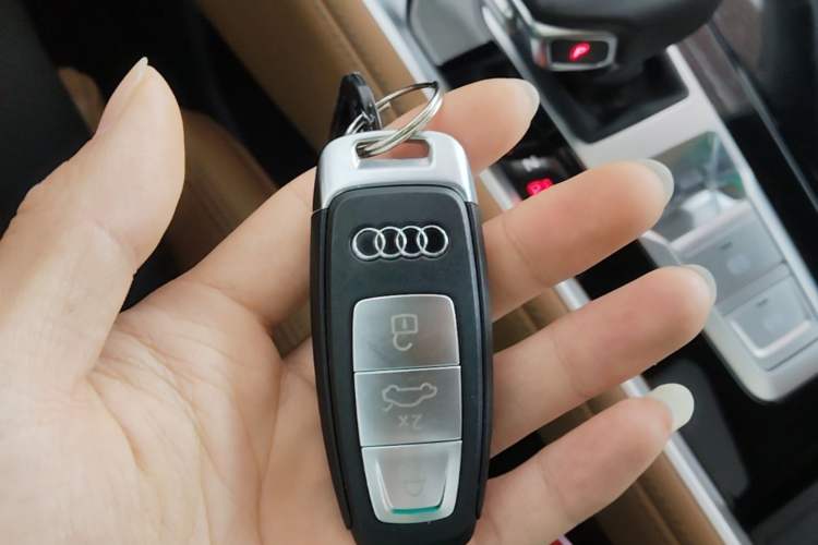 Used Audi Q6 2024 45 TFSI quattro Qiyun Edition Yulin Package 6 seats Vehicle Key