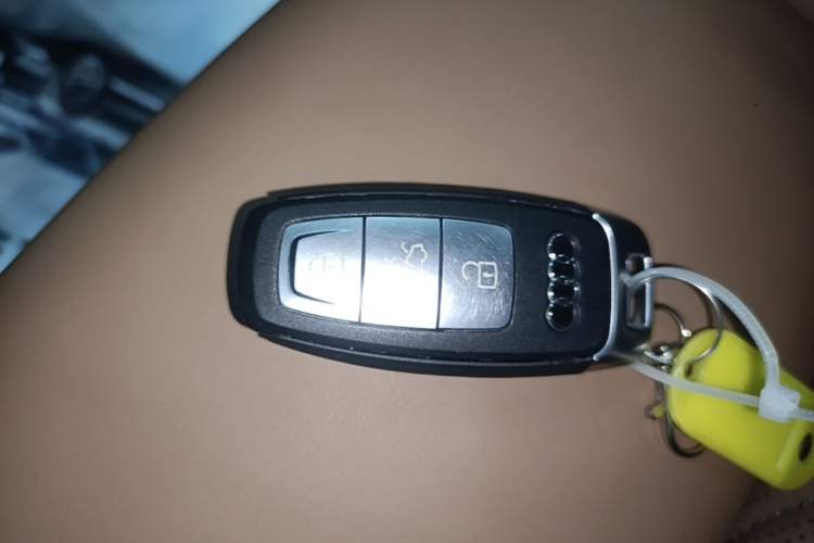 Used Audi Q6 2024 50 TFSI quattro Xingyun Edition Yulin Package 6 Seats Vehicle Key