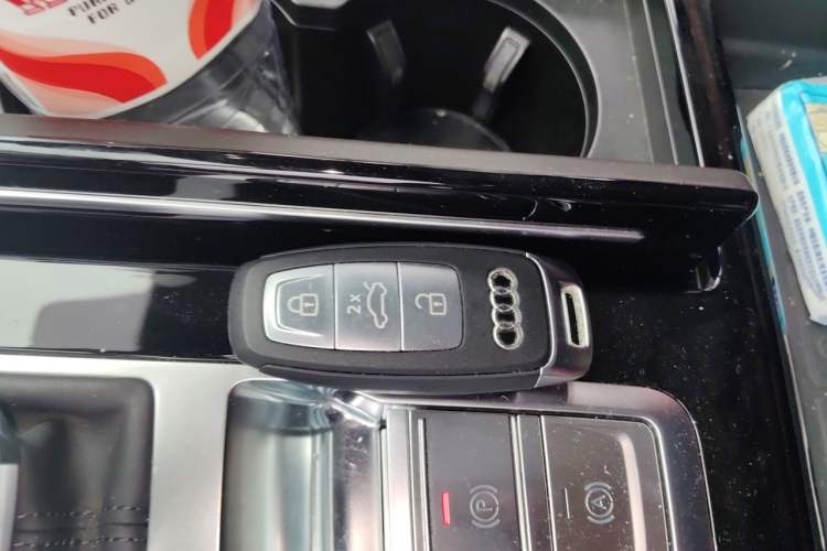 Used Audi Q6 2024 45 TFSI quattro Black Warrior Edition 6 Seats Vehicle Key