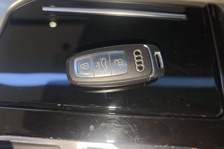 Used Audi Q6 2024 40 TFSI quattro Guanyun Edition Yulin Package 7 Seats Vehicle Key