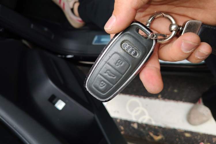 Used Audi Q6 2024 40 TFSI quattro Guanyun Edition Yulin Package 7 Seats Vehicle Key