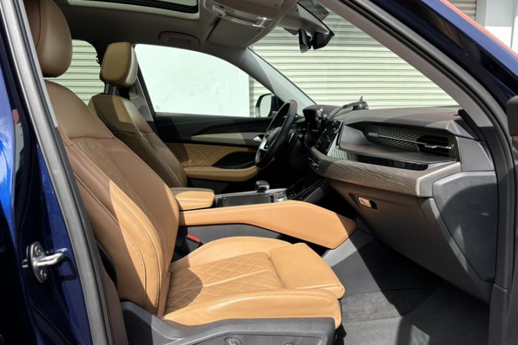 Used Audi Q6 2024 50 TFSI quattro Xingyun Edition Yulin Package 6 Seats Interior 9