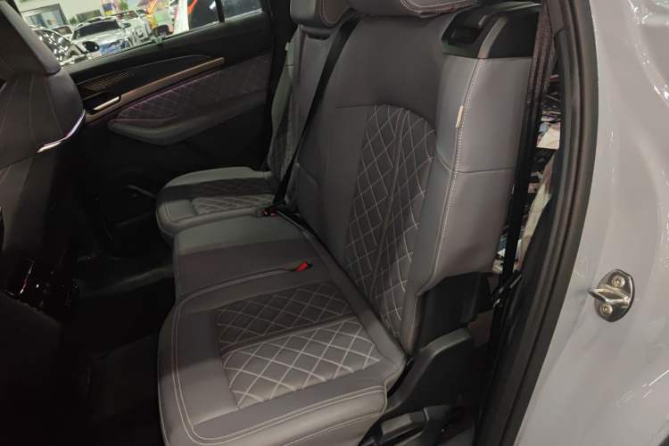 Used Audi Q6 2024 45 TFSI quattro Qiyun Edition Yulin Package 7 Seats Left Rear Seat