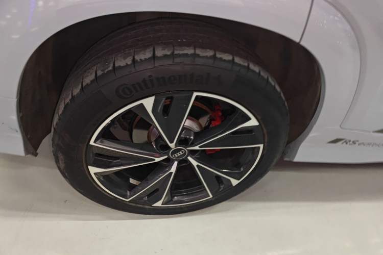 Used Audi Q6 2024 45 TFSI quattro Qiyun Edition Yulin Package 7 Seats Right Rear Wheel Hub