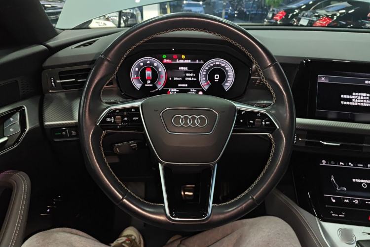 Used Audi Q6 2024 45 TFSI quattro Qiyun Edition Yulin Package 7 Seats Steering Wheel