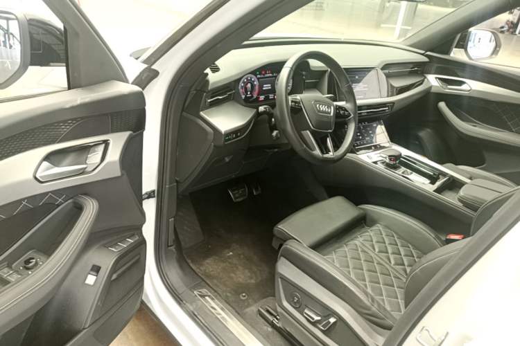 Used Audi Q6 2024 45 TFSI quattro Qiyun Edition Flying Rider Package 7-seater Driver Seat