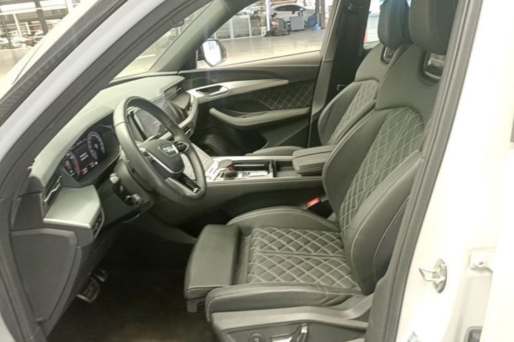 Used Audi Q6 2024 45 TFSI quattro Qiyun Edition Flying Rider Package 7-seater Left Front Seat