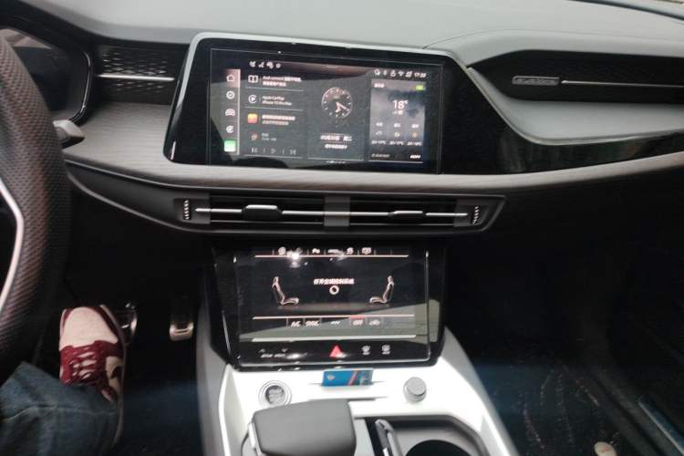 Used Audi Q6 2025 40 TFSI quattro Commemorative Edition Yulin Package 7 Seats Audio And AC Panel