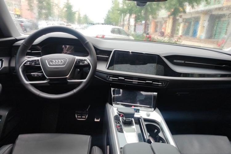Used Audi Q6 2025 40 TFSI quattro Commemorative Edition Yulin Package 7 Seats Center Console