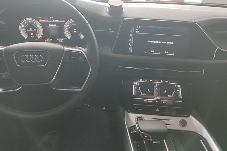 Used Audi Q6 2025 40 TFSI quattro Commemorative Edition Yulin Package 7 Seats Center Console