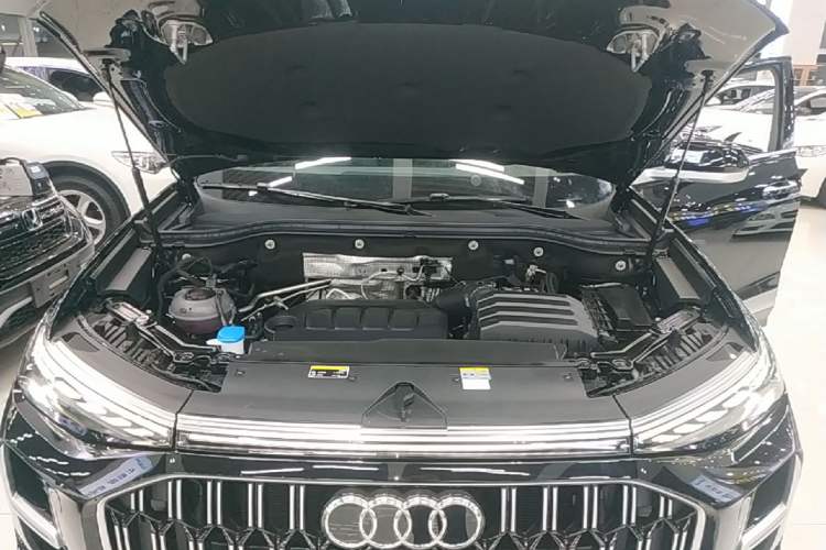 Used Audi Q6 2025 40 TFSI quattro Commemorative Edition Yulin Package 7 Seats Engine Bay