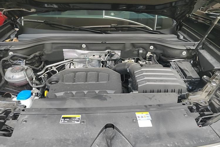 Used Audi Q6 2025 40 TFSI quattro Commemorative Edition Yulin Package 7 Seats Engine Bay