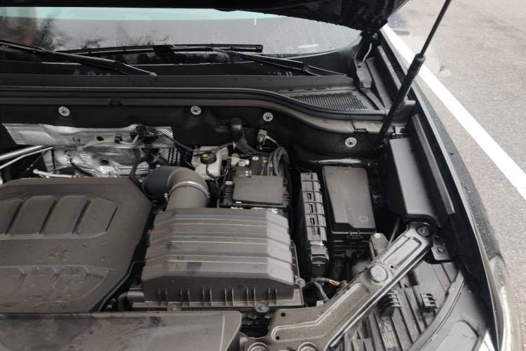 Used Audi Q6 2025 40 TFSI quattro Commemorative Edition Yulin Package 7 Seats Engine Bay Left