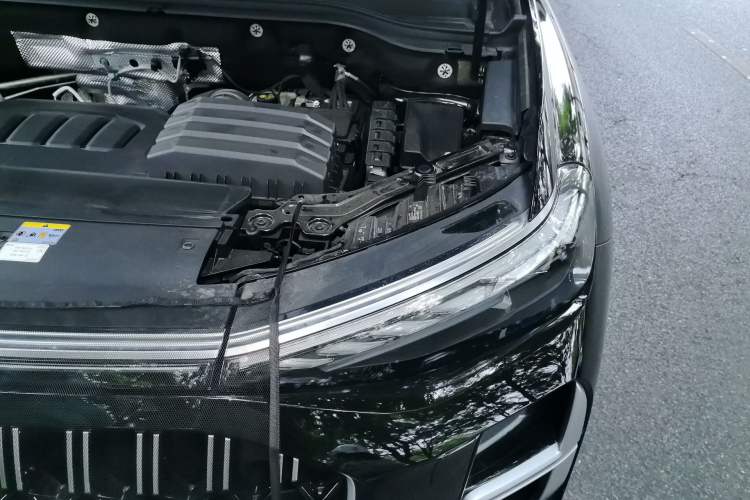 Used Audi Q6 2025 40 TFSI quattro Commemorative Edition Yulin Package 7 Seats Engine Bay Left