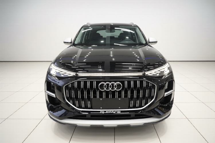 Used Audi Q6 2025 40 TFSI quattro Commemorative Edition Yulin Package 7 Seats Front