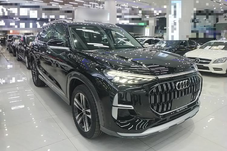 Used Audi Q6 2025 40 TFSI quattro Commemorative Edition Yulin Package 7 Seats Front Right 45 Deg