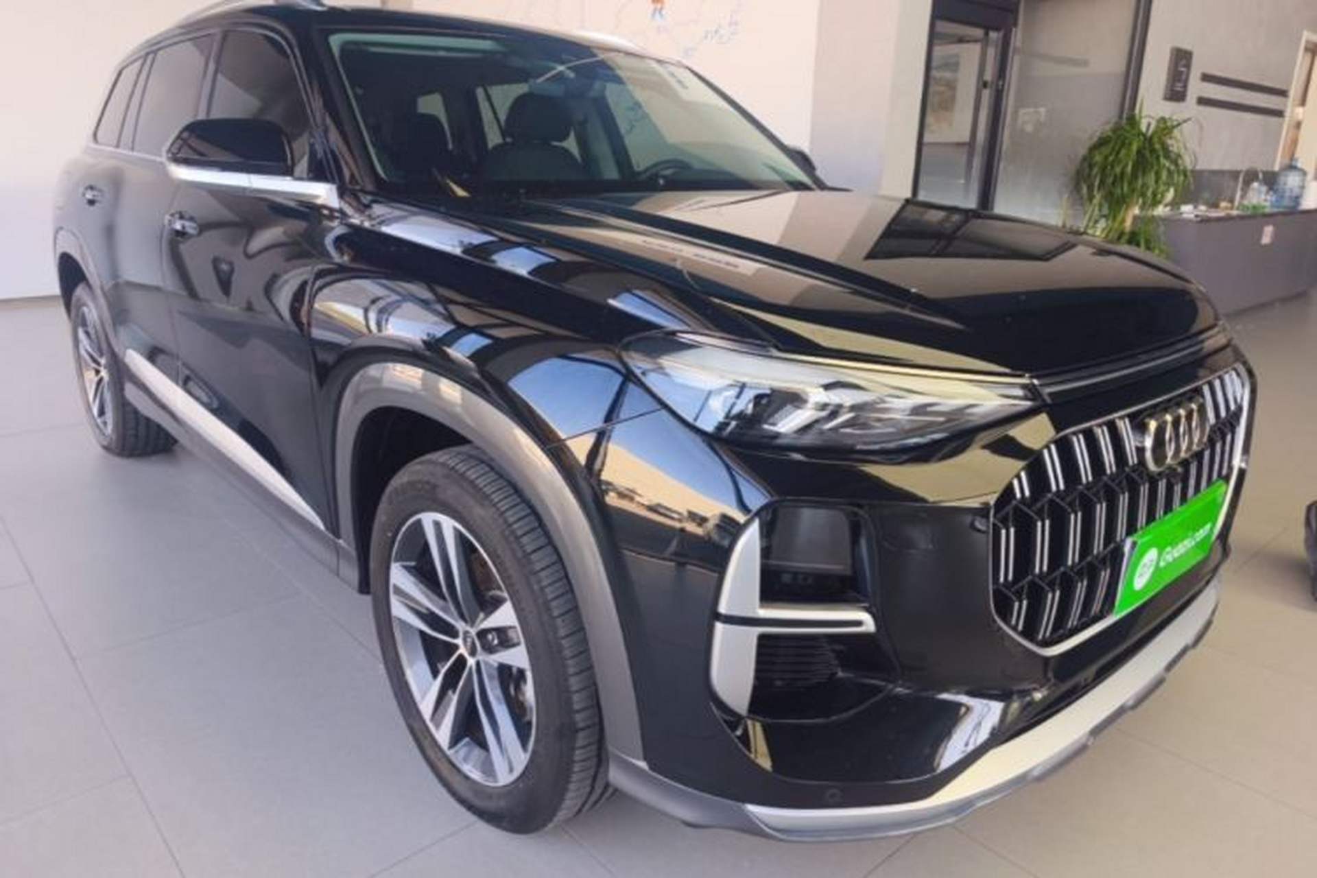 Used Audi Q6 2025 40 TFSI quattro Commemorative Edition Yulin Package 7 Seats Front Right 45 Deg