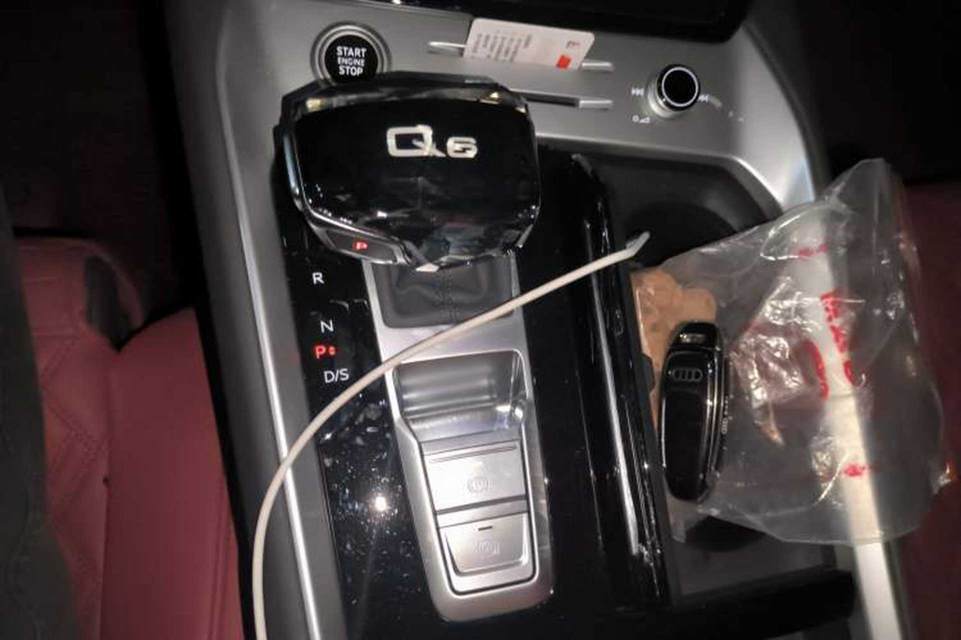 Used Audi Q6 2025 40 TFSI quattro Commemorative Edition Yulin Package 7 Seats Gear Lever