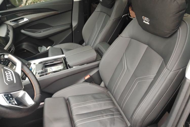 Used Audi Q6 2025 40 TFSI quattro Commemorative Edition Yulin Package 7 Seats Left Front Seat