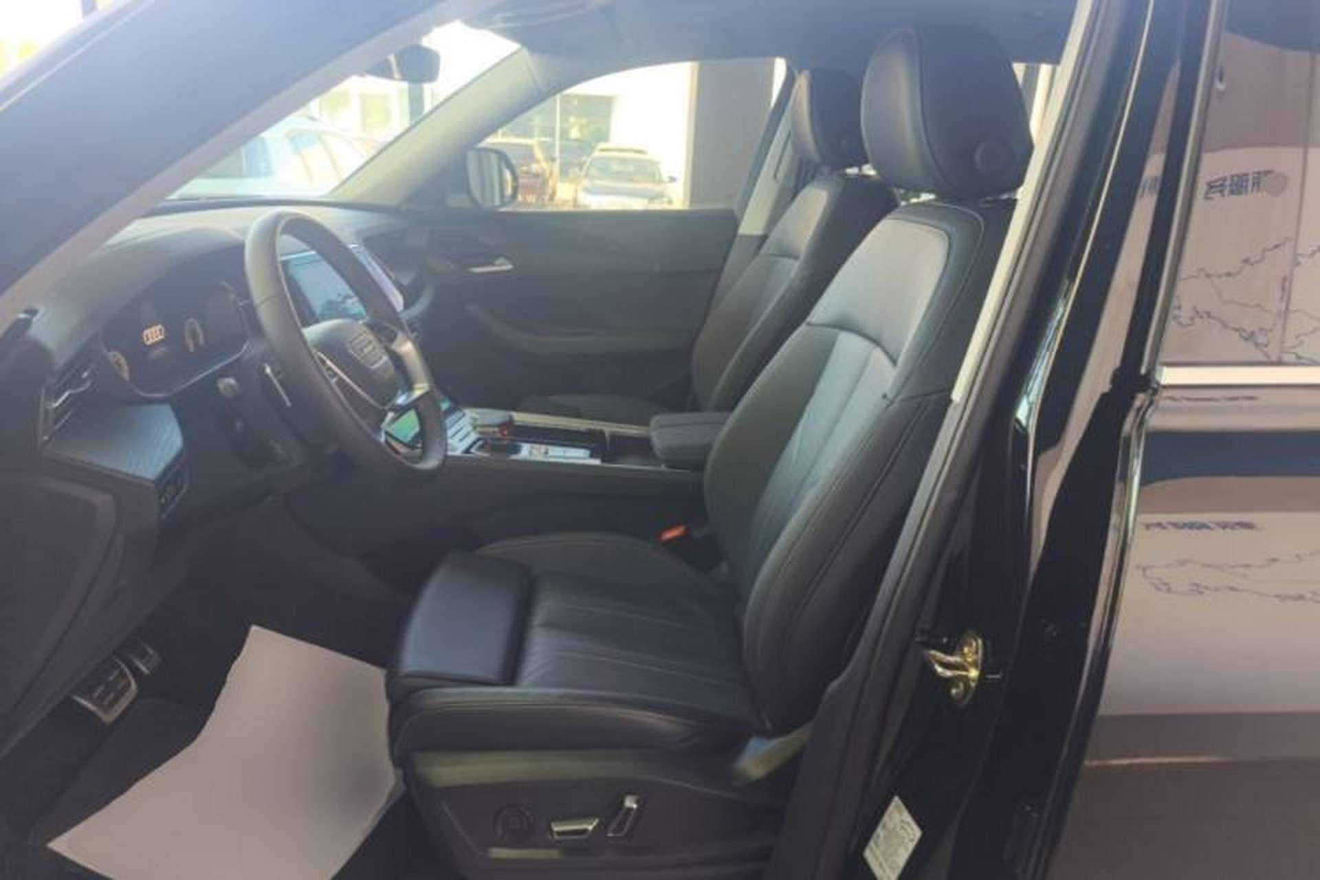 Used Audi Q6 2025 40 TFSI quattro Commemorative Edition Yulin Package 7 Seats Left Front Seat