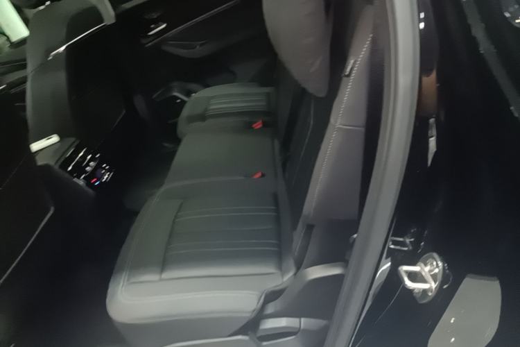 Used Audi Q6 2025 40 TFSI quattro Commemorative Edition Yulin Package 7 Seats Left Rear Seat