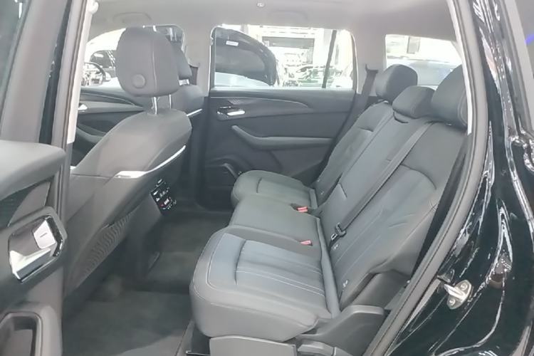 Used Audi Q6 2025 40 TFSI quattro Commemorative Edition Yulin Package 7 Seats Left Rear Seat