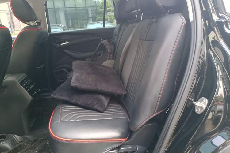 Used Audi Q6 2025 40 TFSI quattro Commemorative Edition Yulin Package 7 Seats Left Rear Seat