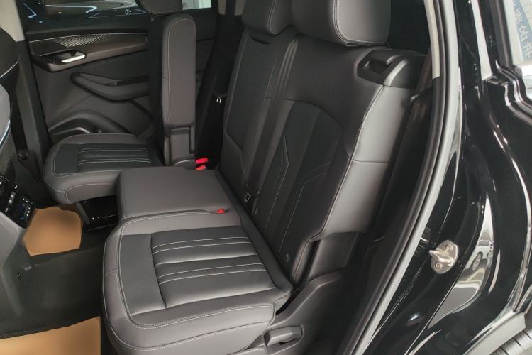 Used Audi Q6 2025 40 TFSI quattro Commemorative Edition Yulin Package 7 Seats Left Rear Seat